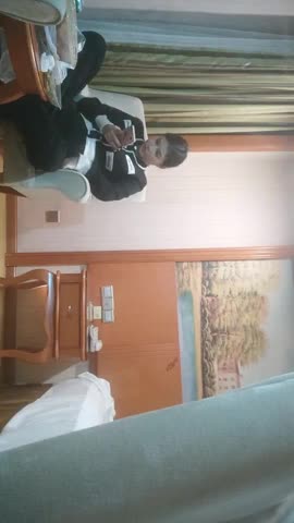 2022-11-3【小驴寻欢】约女技师到酒店操逼，中场休息完再来一炮，猛扣骚穴骑乘位爆操 new